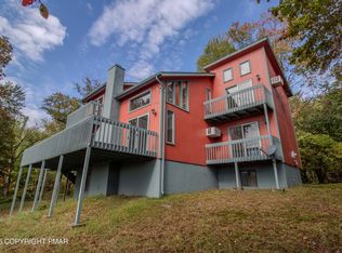 1142 Yorkshire Ln, Bushkill, PA 18324