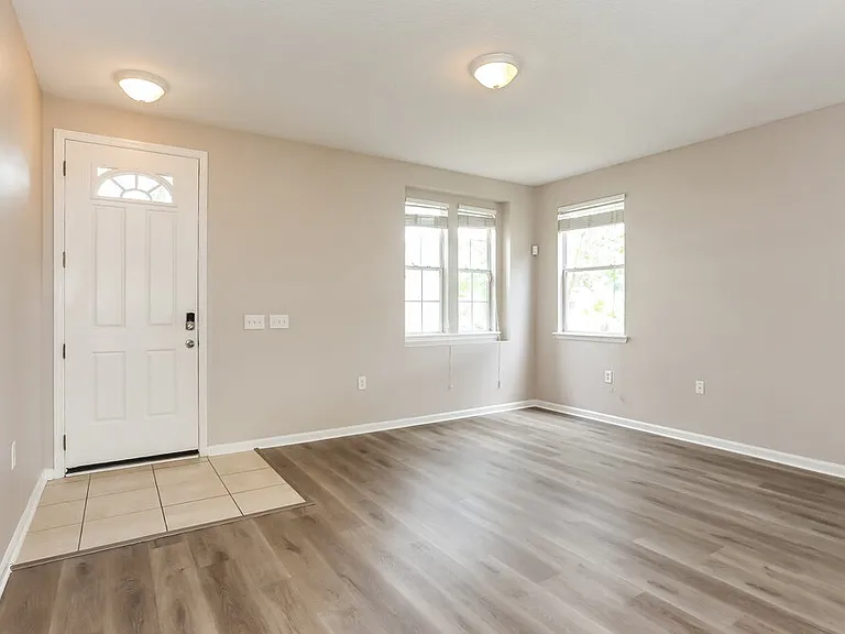 2300 Justin Lake Dr — Photo 6