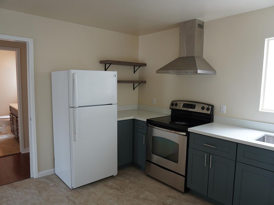 1st image of 38 3rd Ave #3