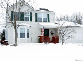 4633 Streamside Trl, Waterford, MI 48329