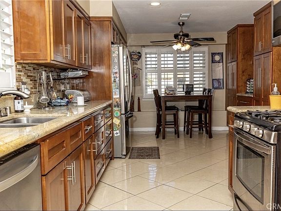 2nd image of 24314 Berendo Ave