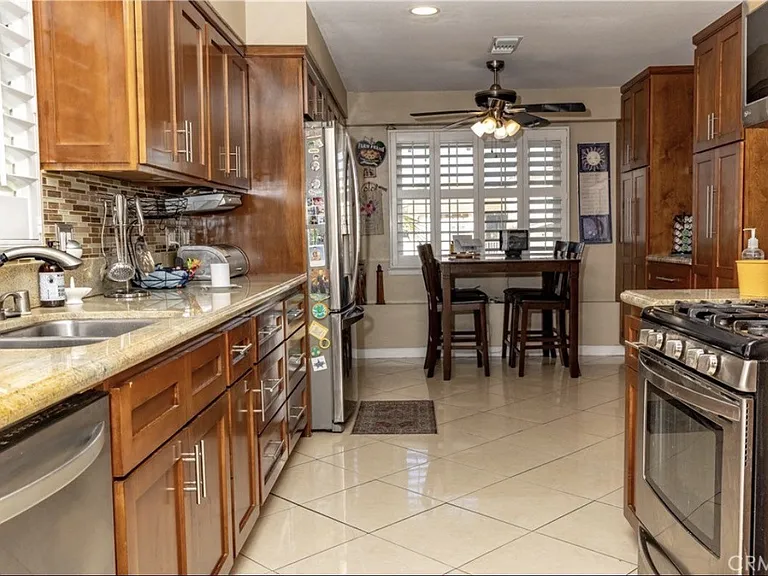 24314 Berendo Ave — Photo 2