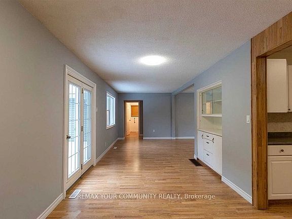 4th image of 781 Edward St