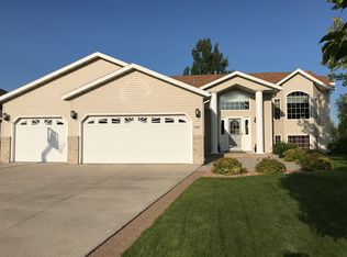 840 30th St S, Moorhead, MN 56560