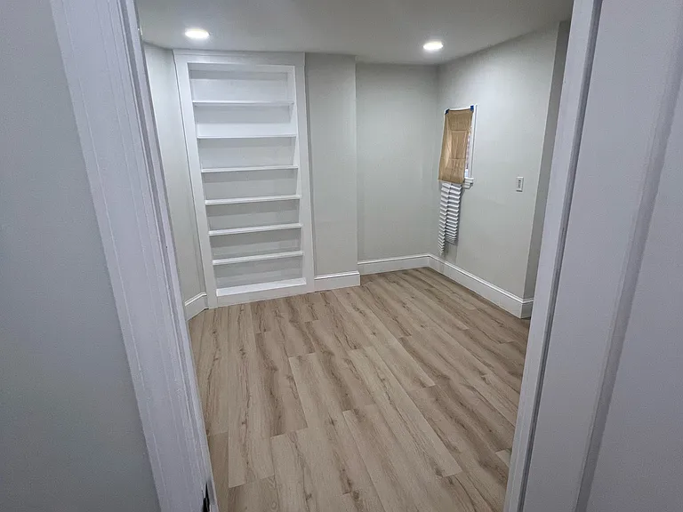 8 Thomas St #1 — Photo 11