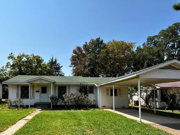 303 Pleasant St, Mount Pleasant, TX 75455