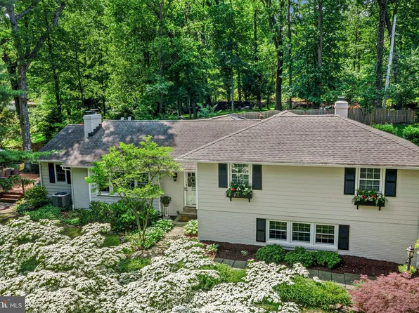 420 Saunders Dr, Wayne, PA 19087