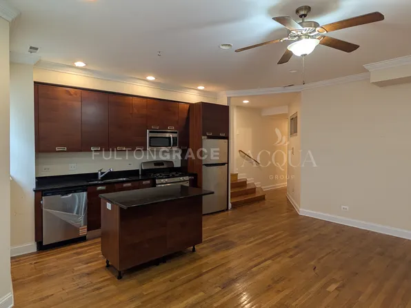 6947 N Oakley Ave, Chicago, IL