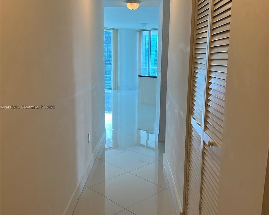 1st image of 1111 SW 1st Ave APT 1819