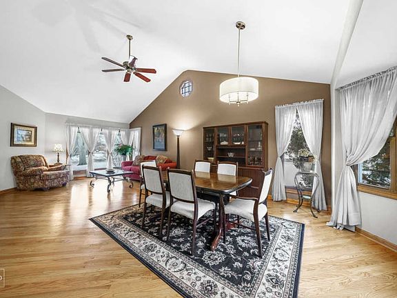 4th image of 2586 Woodcliff Ct