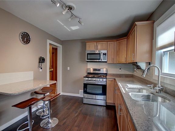 3rd image of 187 Kirkwood Dr