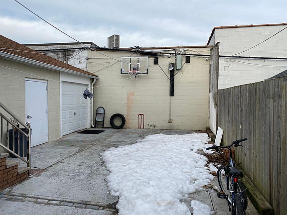 3rd image of 1639 Hendrickson St Floor 1