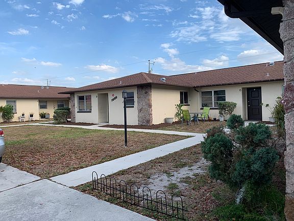 2nd image of 1002 SE 12th Ter APT D