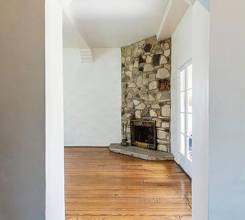 4th image of 1032 Alvira St