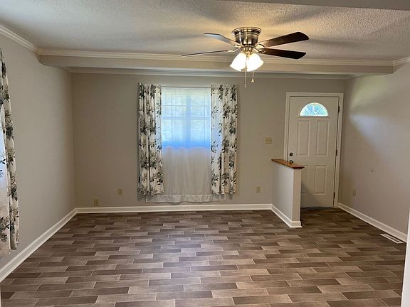 2nd image of 120 Amber Ln
