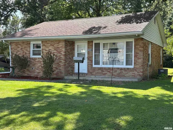 1147 Hardin Ave, Jacksonville, IL 62650