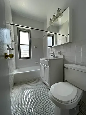 Rented by Bond New York | media 5