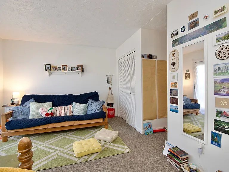 210 N Ross St #A — Photo 10