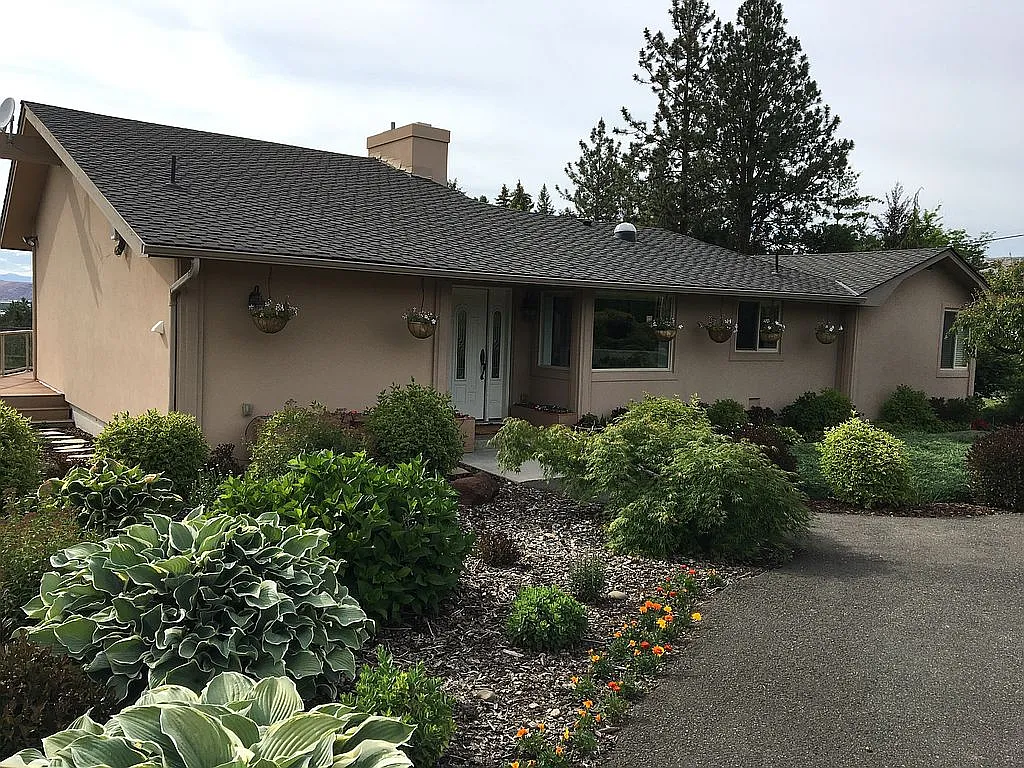 616 Country Club Dr photo 1