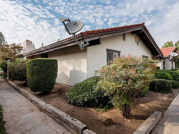 4th image of 6338 N Maroa Ave APT 101