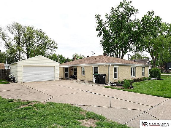 5th image of 1104 N 85th St