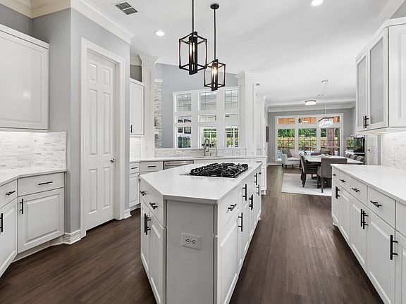 3rd image of 801 Glendevon Dr