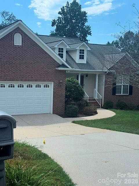 1st image of 51 Browning Dr