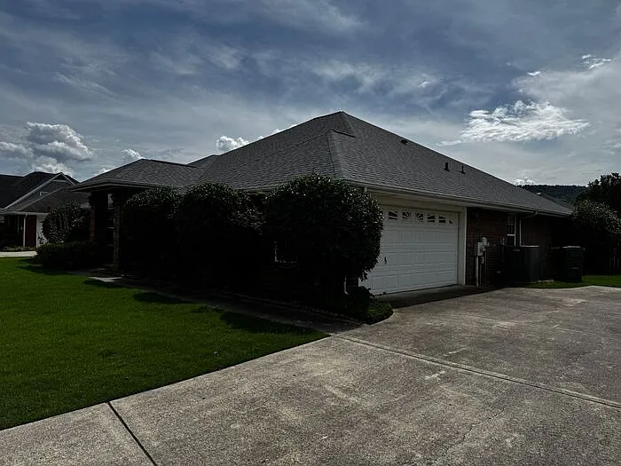 7010 Thornwood Ln SE — Photo 45