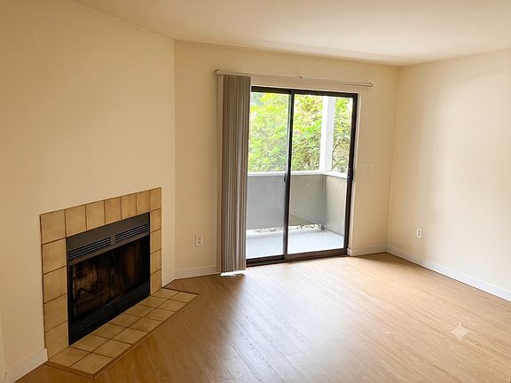 5th image of 10730 Beardslee Blvd #2201