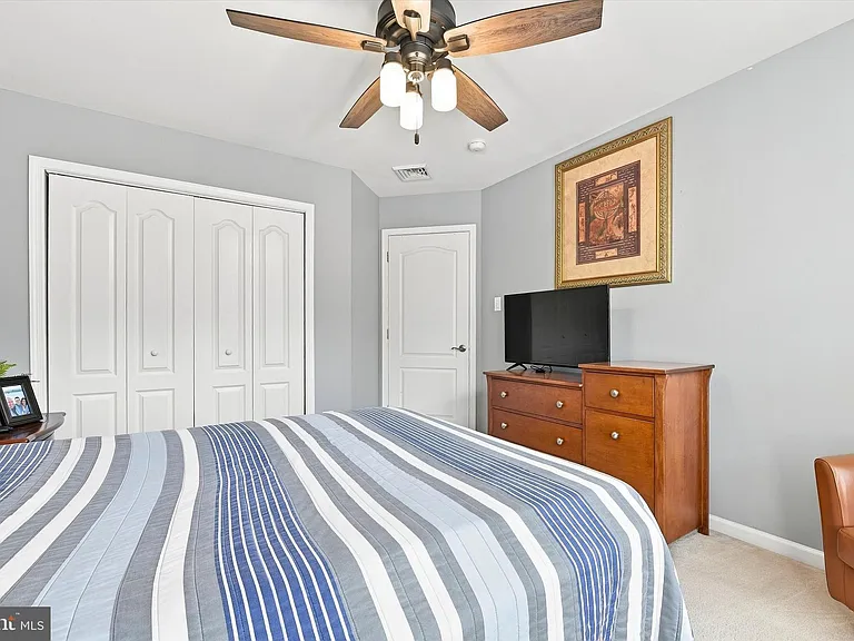 1221 Derry Ln — Photo 27