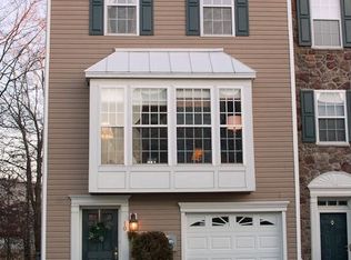 10 River Ln, Delanco, NJ 08075