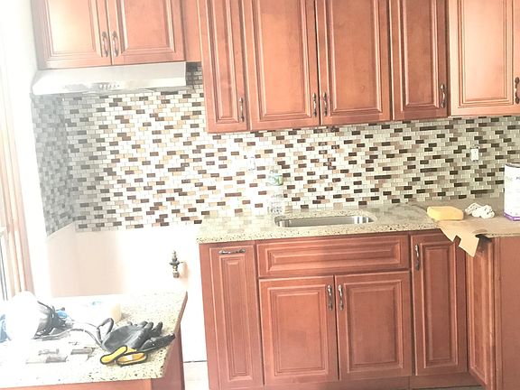 4th image of 3161 44th St APT 2F
