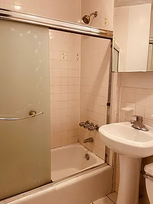 Rented by Voro NYC | media 33