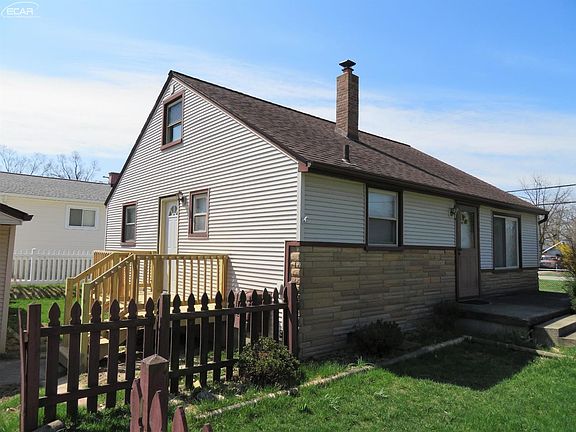 2nd image of 2186 Morris Ave