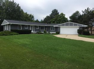 1034 Woodworth Dr, Grand Blanc, MI 48439