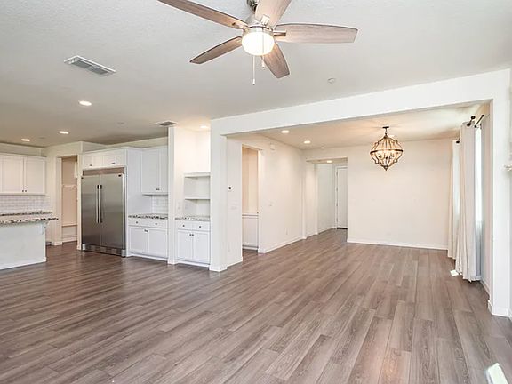 5th image of 4455 English Elm St