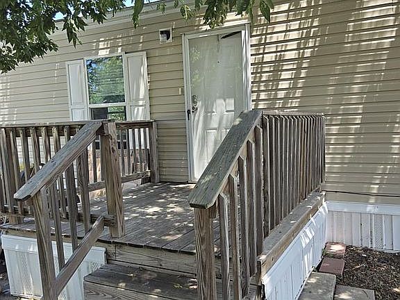 4th image of 67 Hickory Cir