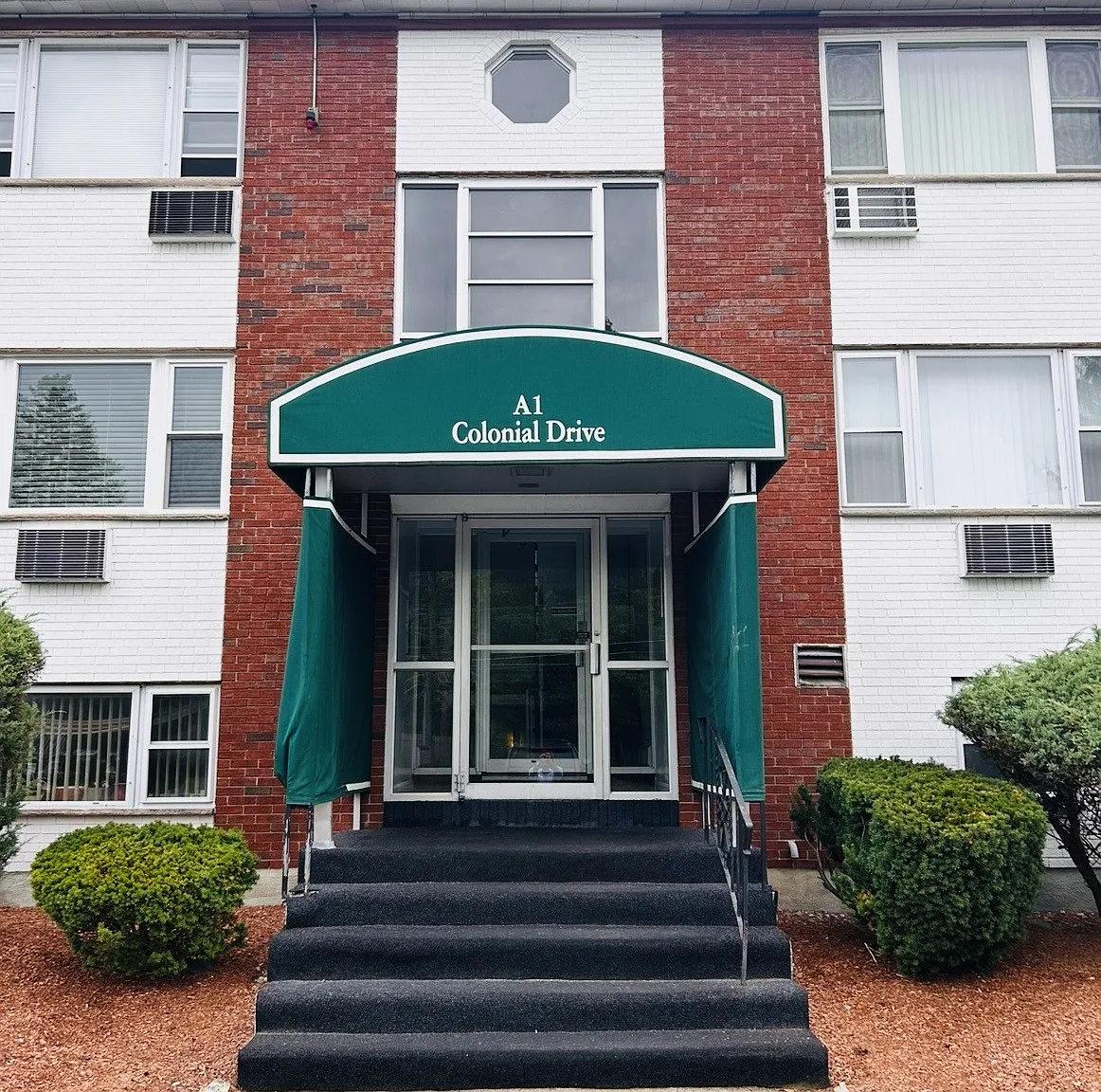 2 bed, 792 sqft, $2,200 — Photo 1