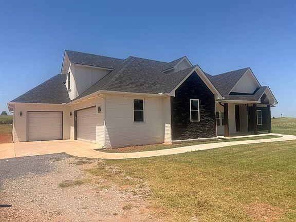 3rd image of 4351 Whitetail Cir