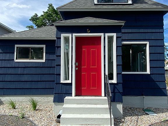 2nd image of 711 E Augusta Ave #11155043
