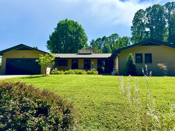 416 Sabine Dr, Laurel Park, NC 28739