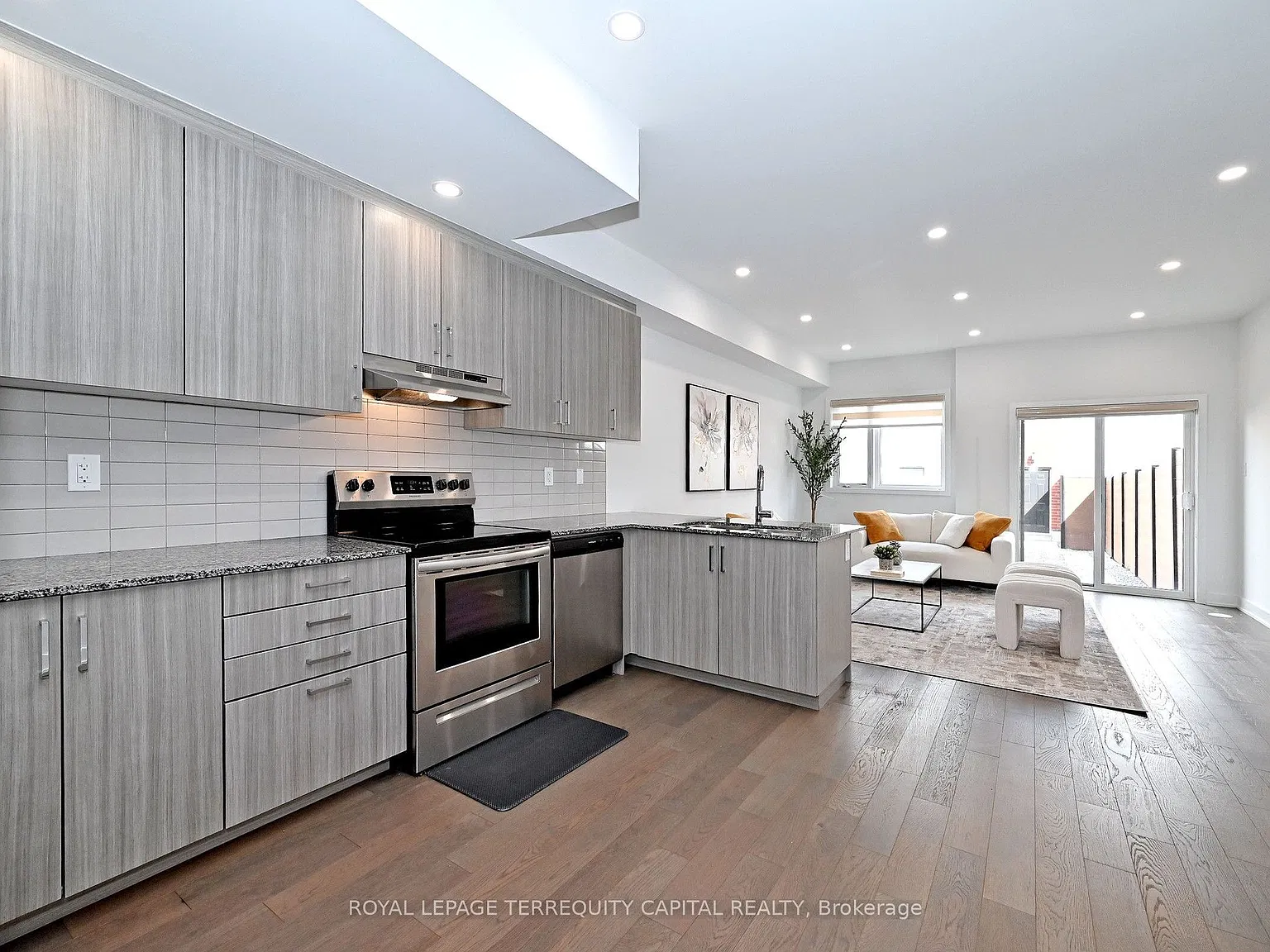 3 bed, $3,800 — Photo 1