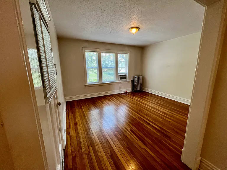 2429 Sutton Blvd #1S — Photo 9