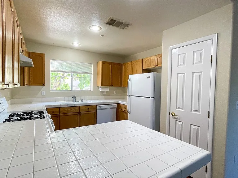 10500 Pine Pointe Ave #203 — Photo 12