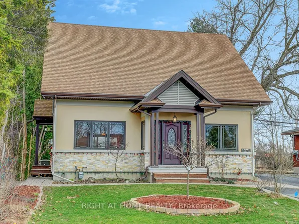 1271 Field St, Ottawa, ON K2C 2P9