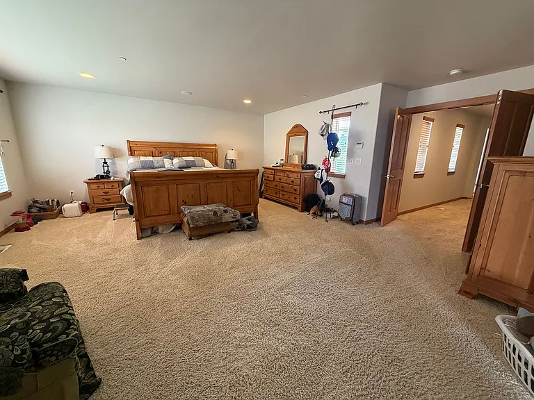 1874 Miller Dr — Photo 16