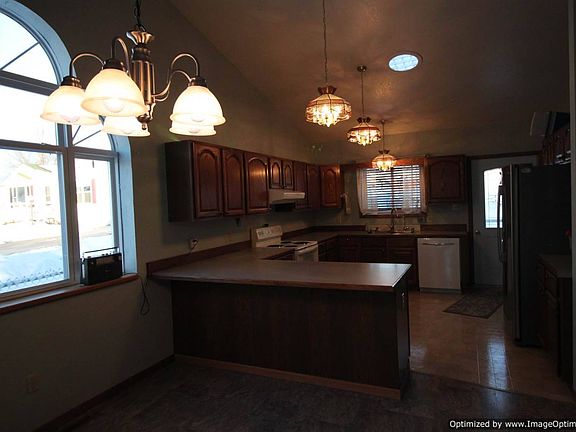 4th image of 536 6th Ave S
