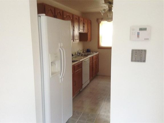 Fully equipped kitchen.