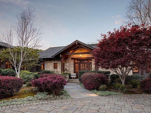 3rd image of 15 Hidden Valley Ln
