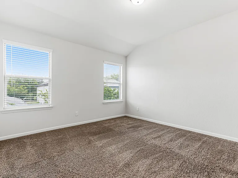 2503 Lynwood Bnd #101 — Photo 9